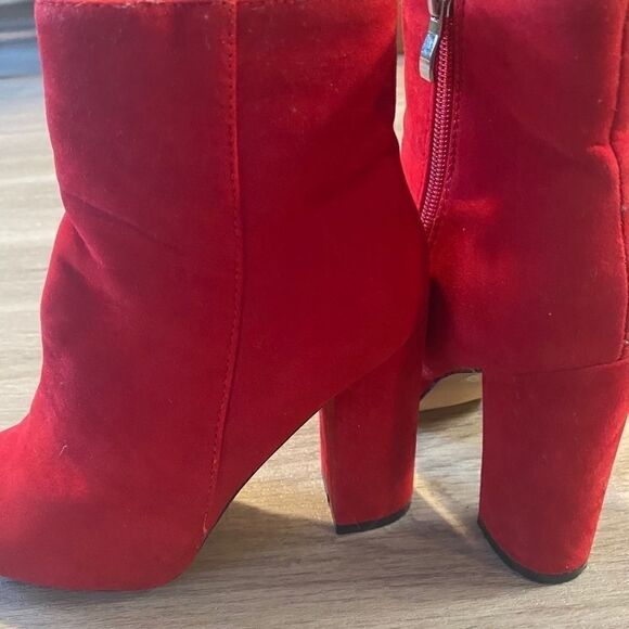 Pretty Little Thing, red suede, side zip, block heel ankle booties size 3 - Picture 4 of 8